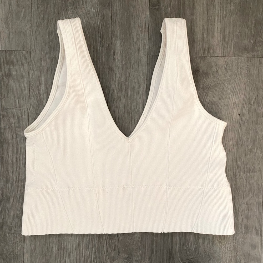 🏋️ GILLY HICKS SPORTS BRA 🏋️ M TRUE TO SIZE 🏋️